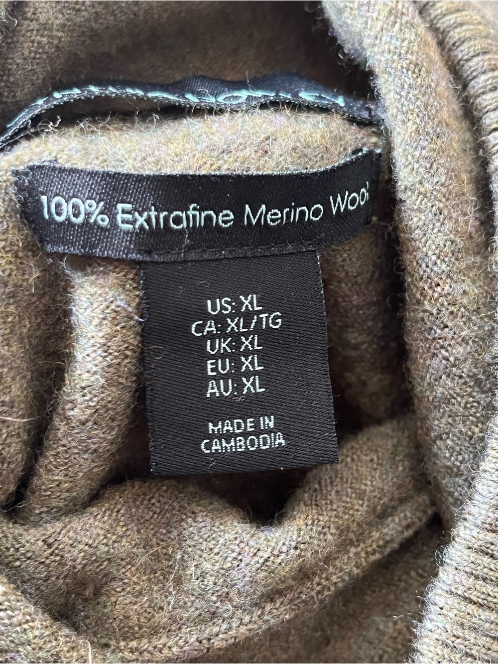 100% Extrafine Merino Wool Olive Green Turtleneck Drawstring Sweater - Picture 8 of 9
